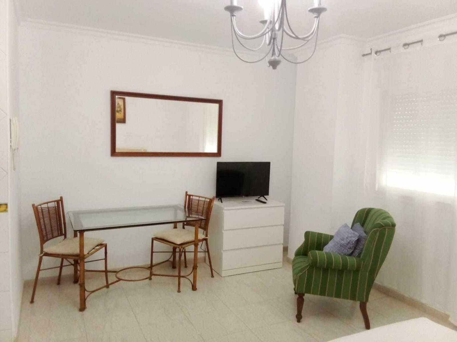 בנאלמדנה Coqueto Estudio En Calle Vela חדר תמונה
